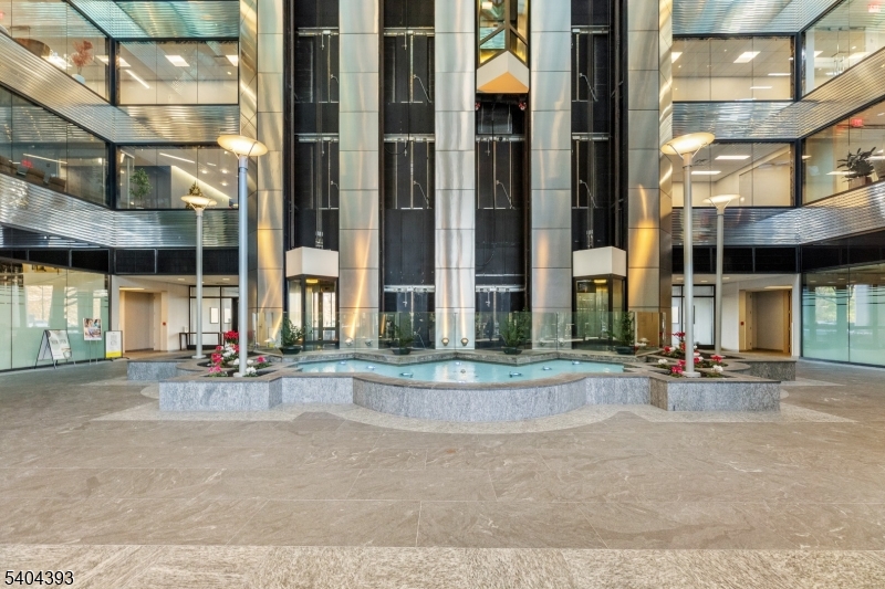 Glenpointe - Commercial Lease