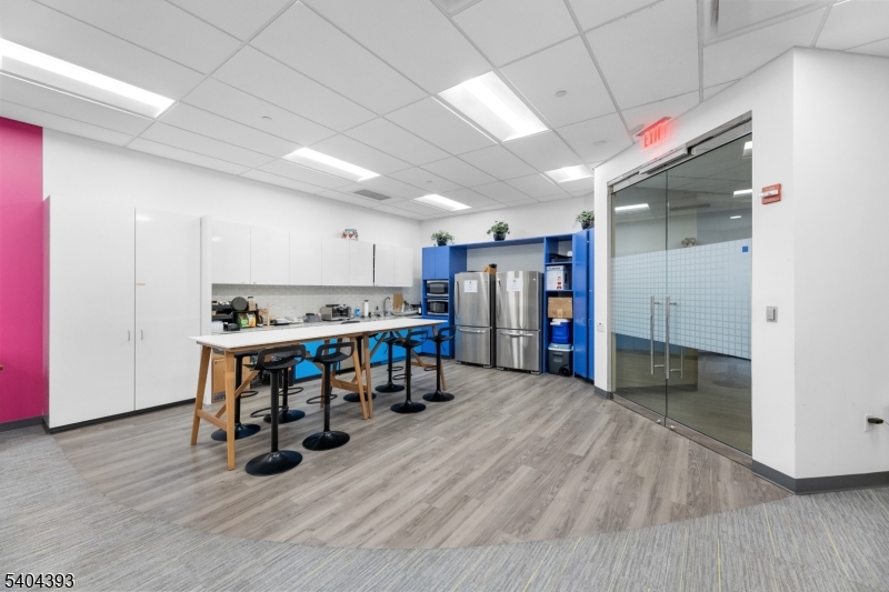 Glenpointe - Commercial Lease