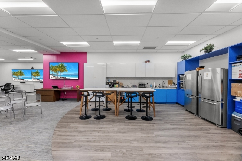 Glenpointe - Commercial Lease