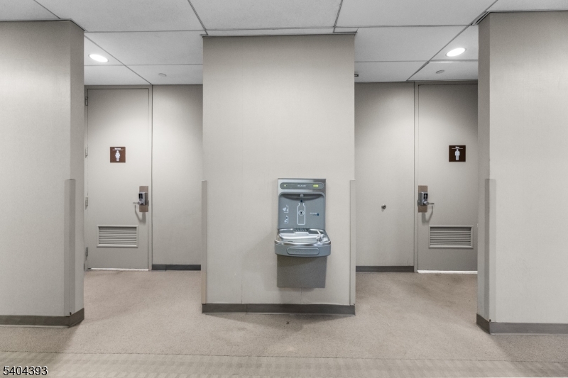 Glenpointe - Commercial Lease