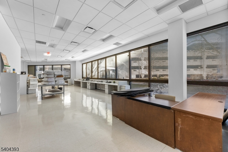 Glenpointe - Commercial Lease