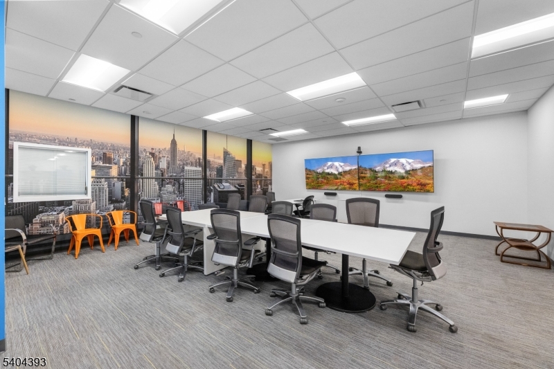 Glenpointe - Commercial Lease