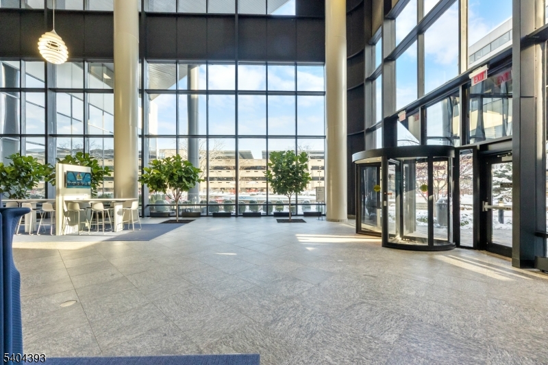 Glenpointe - Commercial Lease