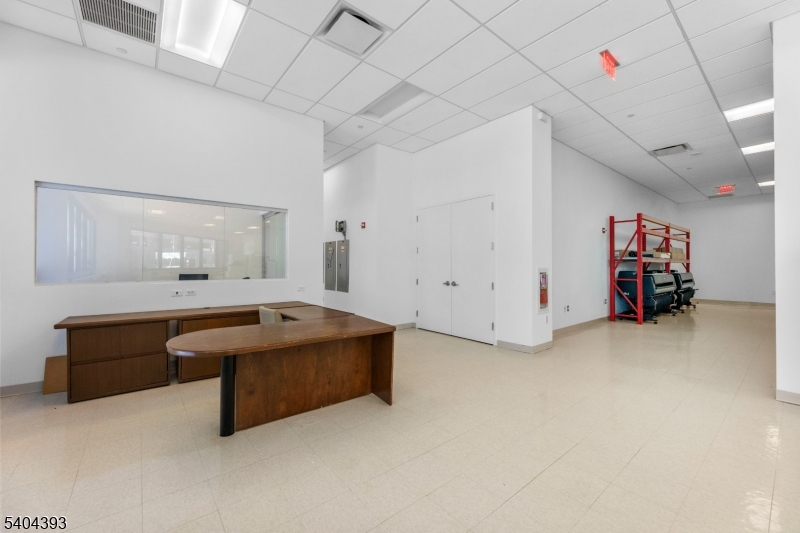 Glenpointe - Commercial Lease