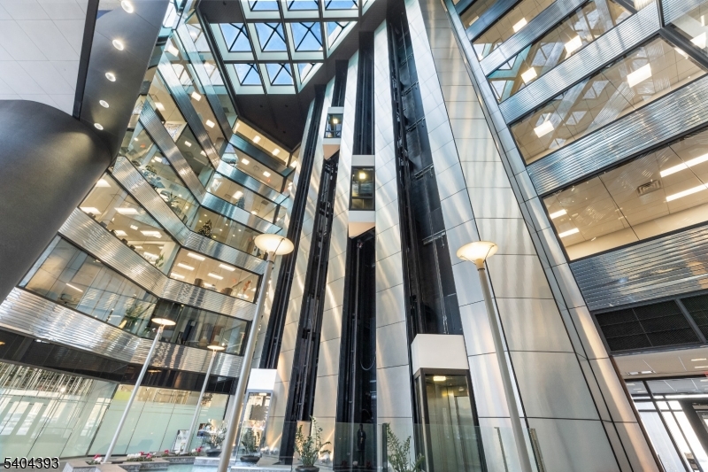 Glenpointe - Commercial Lease