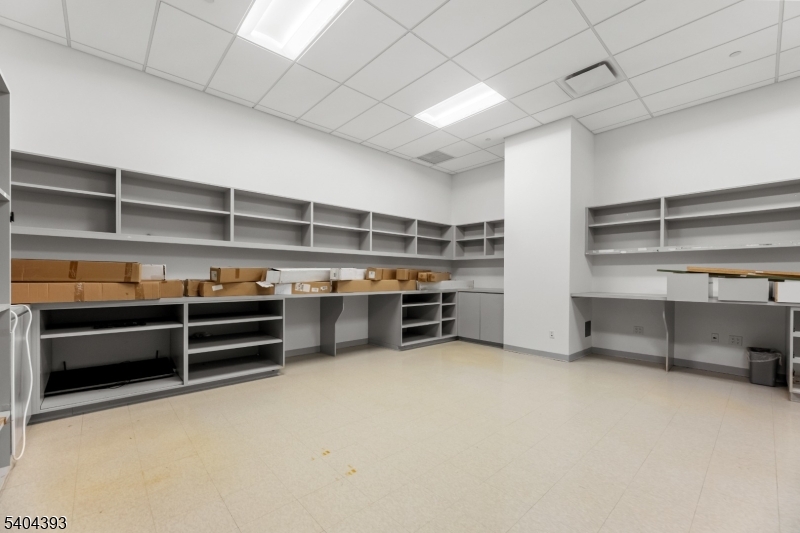 Glenpointe - Commercial Lease