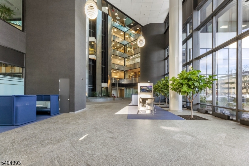 Glenpointe - Commercial Lease