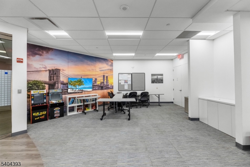 Glenpointe - Commercial Lease