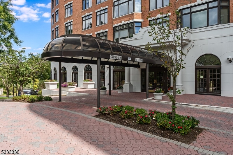 The Top Condo - Residential