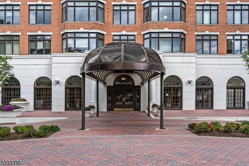 The Top Condo - Residential