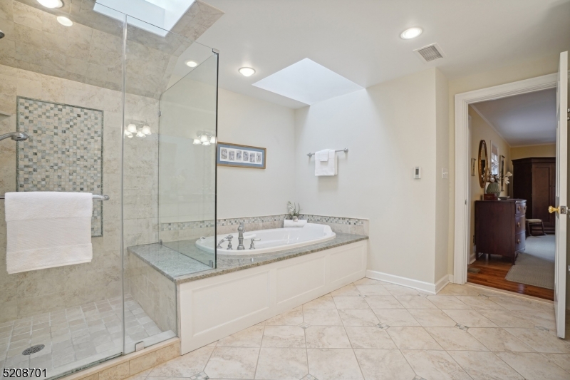 OLD SHORT HILLS / GLENWOOD - Residential