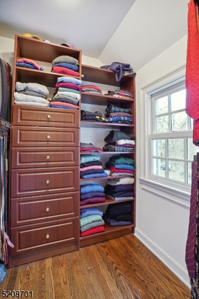 OLD SHORT HILLS / GLENWOOD - Residential