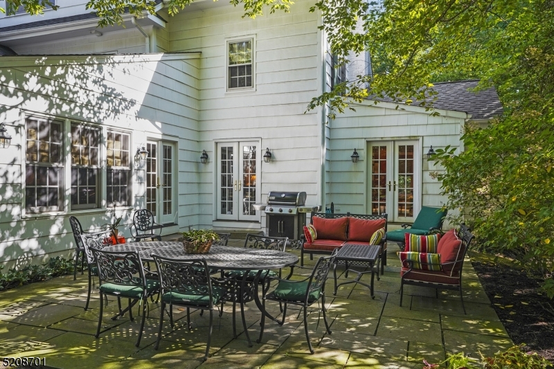 OLD SHORT HILLS / GLENWOOD - Residential