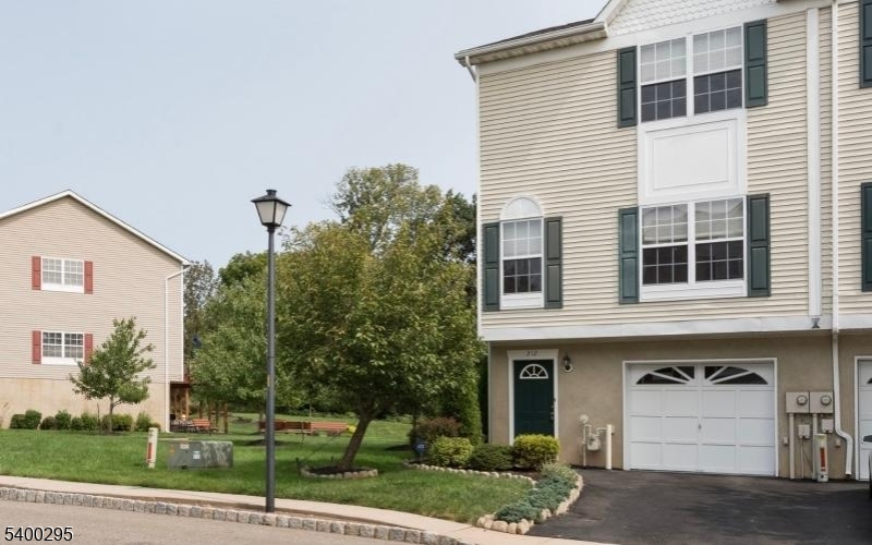 Victorian Square - Residential