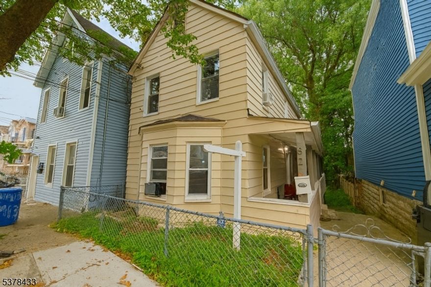 Charming Colonial in Newark! This 2-bedroom, 1.5-bath home at 82 Palm St blends classic character with modern comfort. The first floor features a bright living area, a spacious kitchen with plenty of cabinet space, a formal dining area, and a full bathroom. Upstairs, you?ll find two well-sized bedrooms and a convenient half bath. Enjoy a private backyard, perfect for relaxing or entertaining, all in a prime location close to schools, shopping, and transportation.