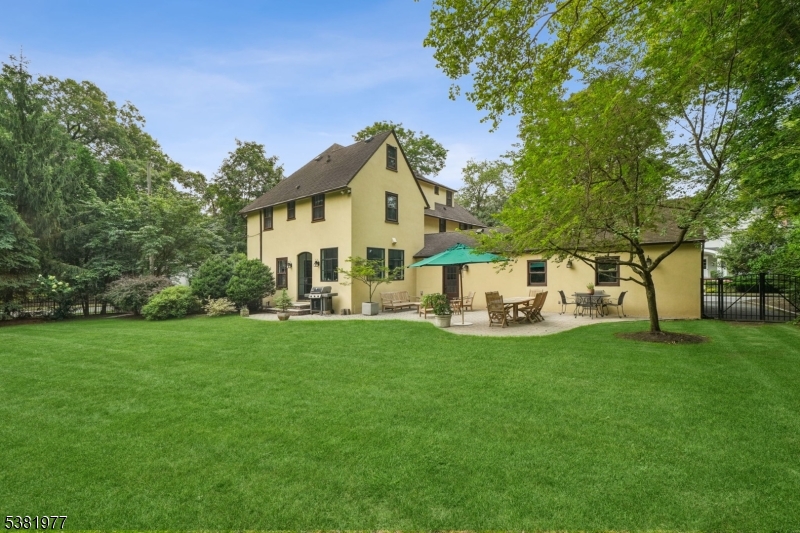 SUMMIT - Residential