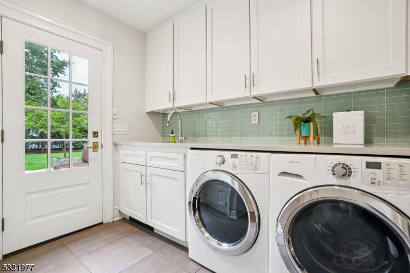 SUMMIT - Residential