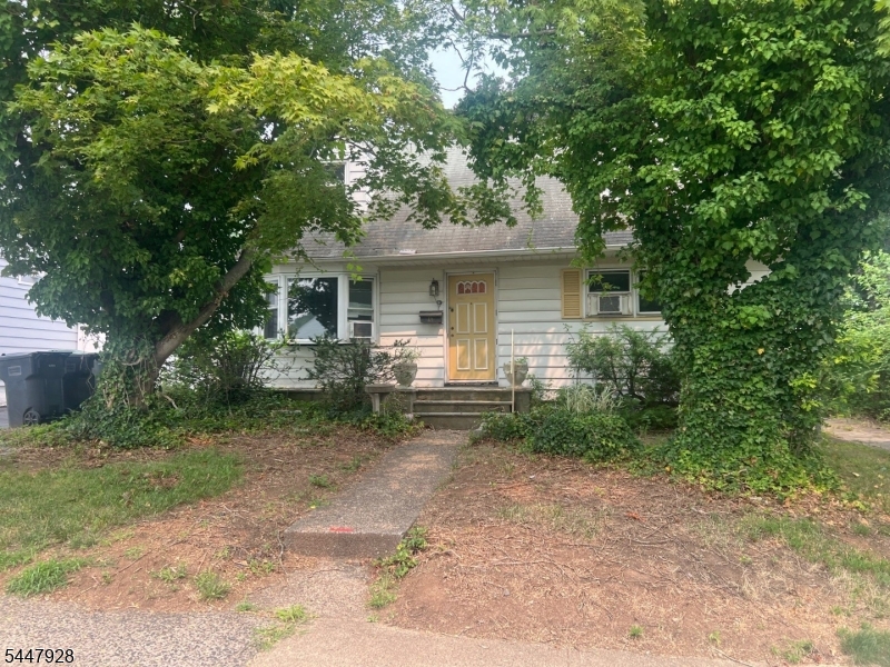 Photo 1 of 14 — 18 Shelley Ct, Bergenfield Boro, NJ 07621