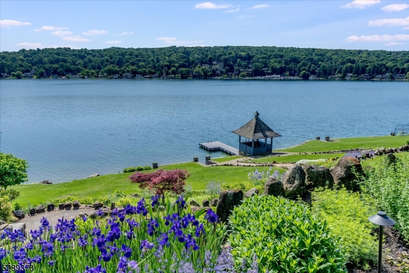 LAKE MOHAWK - Residential