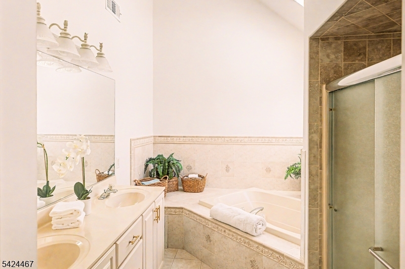 Country Classics of Raritan - Residential