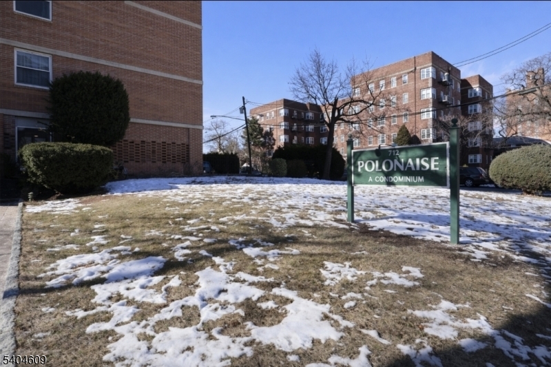 Polonaise - Residential