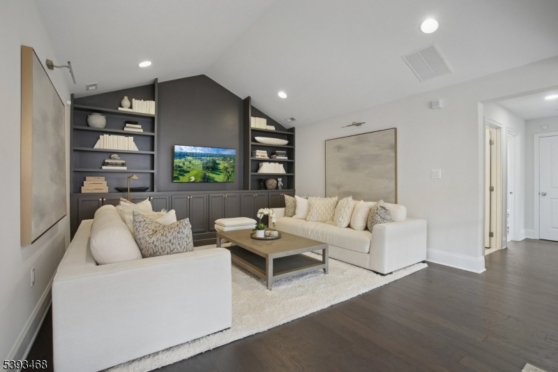 Villas at Warren - Residential