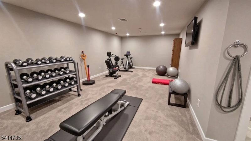 Hawk Pointe - Residential Lease