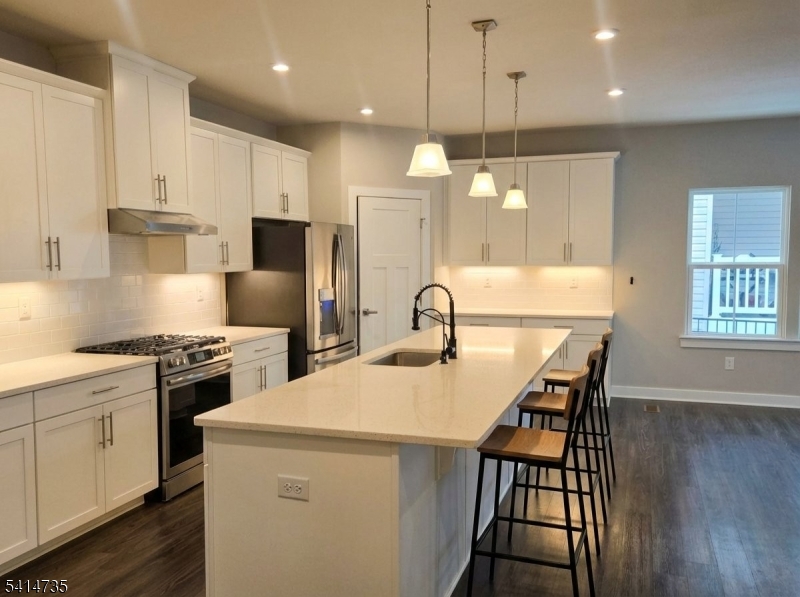 Hawk Pointe - Residential Lease