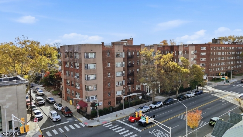 Kennedy Blvd Condos - Residential