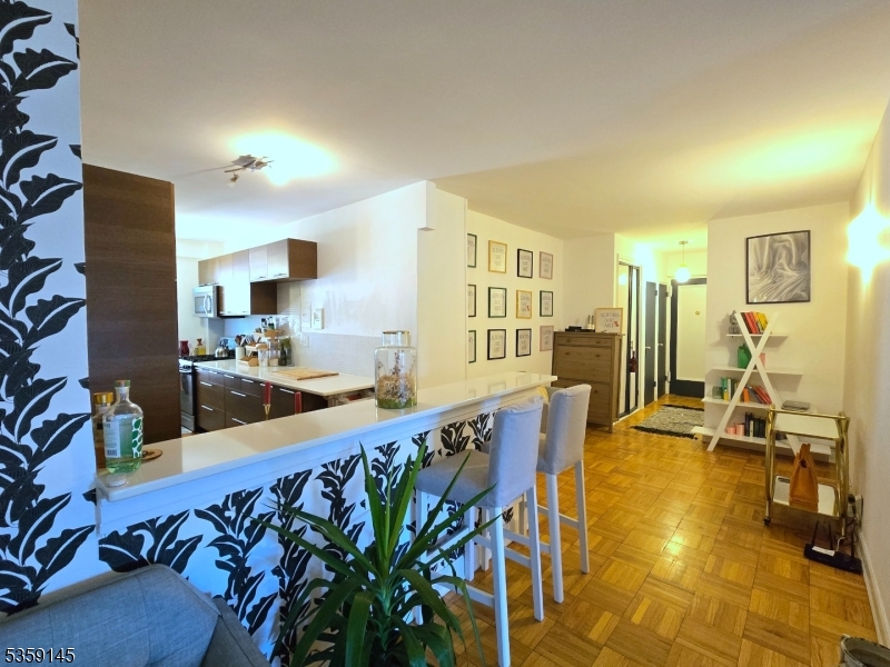 Montclair Twp., New Jersey 07042, United States, 1 Bedroom Bedrooms, ,1 BathroomBathrooms,Residential,Active,134366