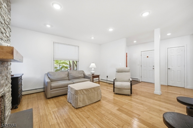 29 Western Condo Assocation - Residential