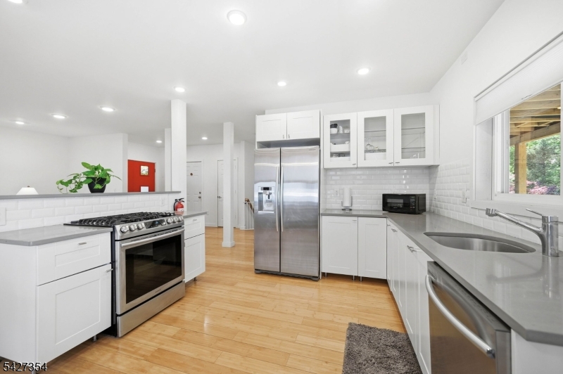 29 Western Condo Assocation - Residential