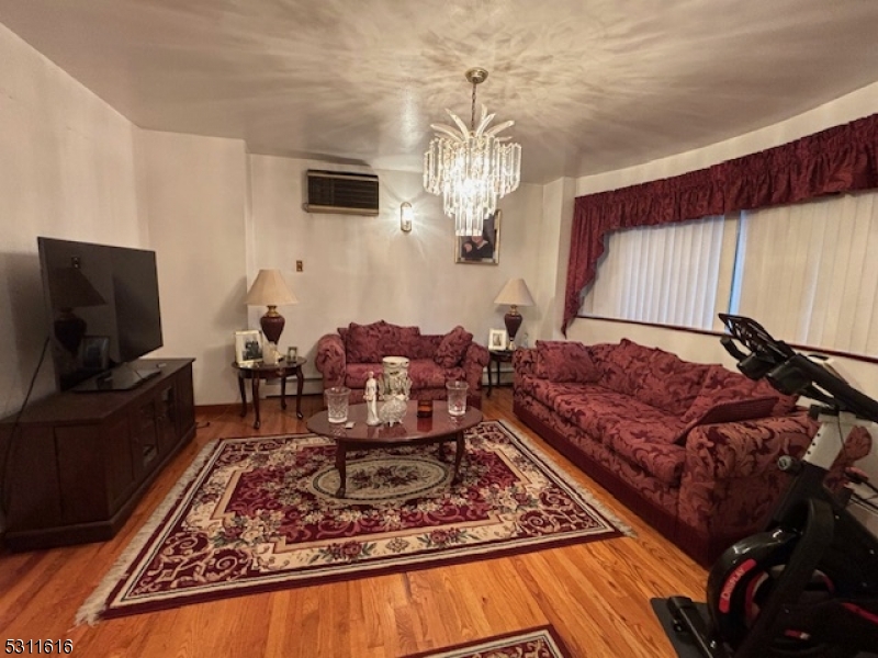103 Garrison St - Photo 2