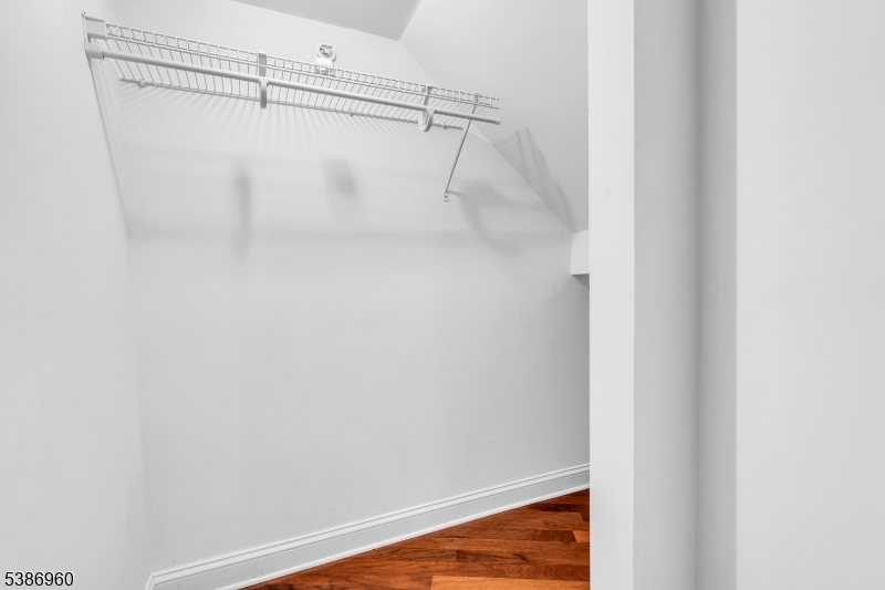 Four Seasons - Residential