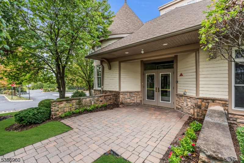 Four Seasons - Residential