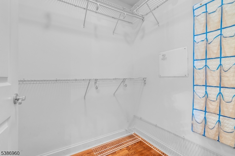 Four Seasons - Residential