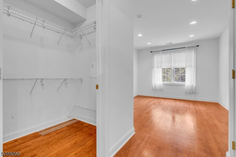 Four Seasons - Residential