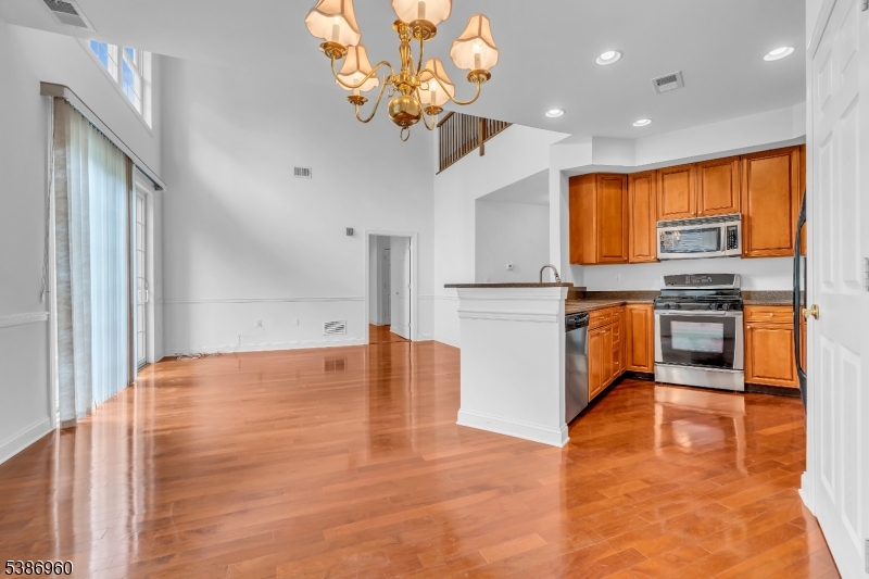 Four Seasons - Residential