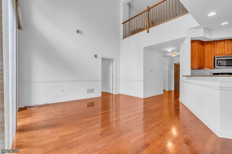 Four Seasons - Residential