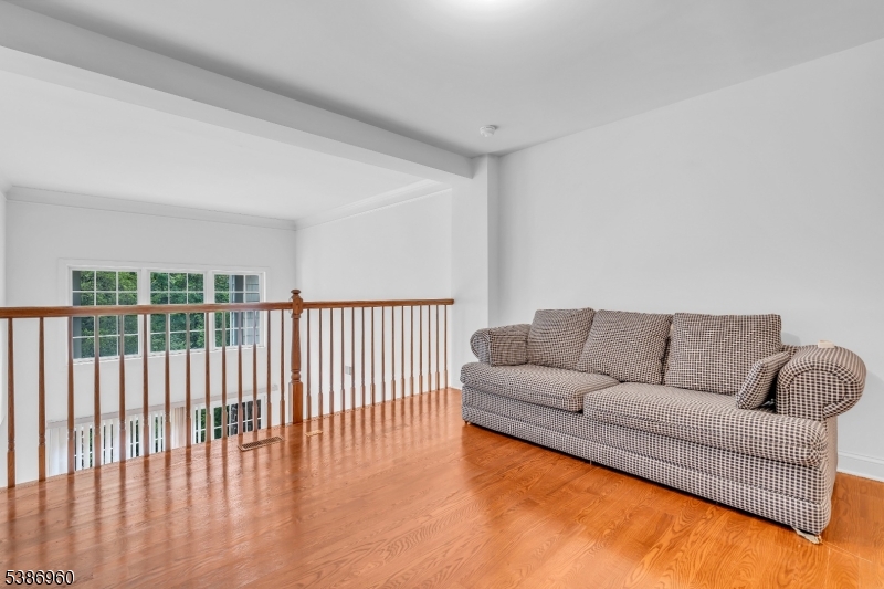 Four Seasons - Residential