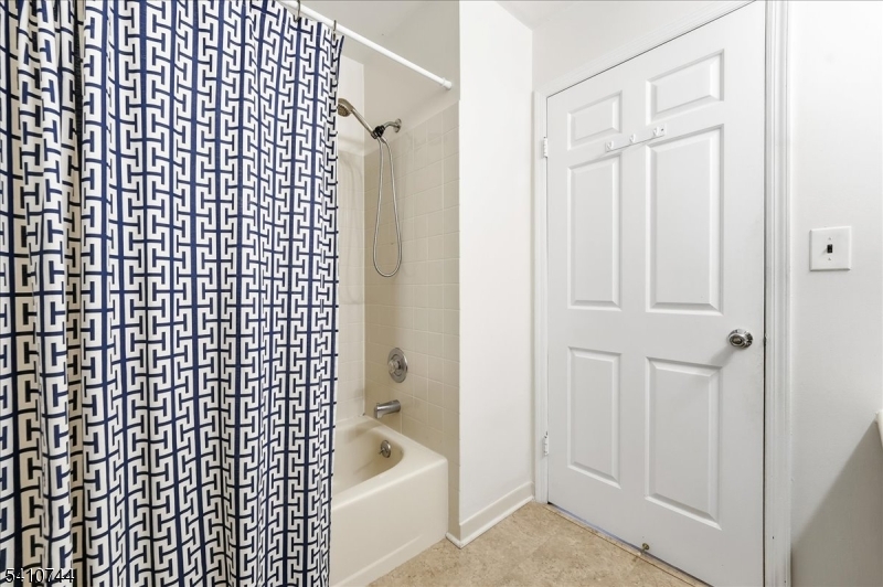 Aspen Manor - Residential