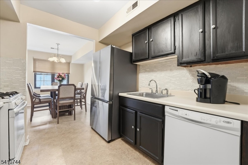 Aspen Manor - Residential