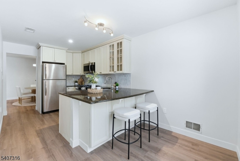 Jade Mountain - Residential