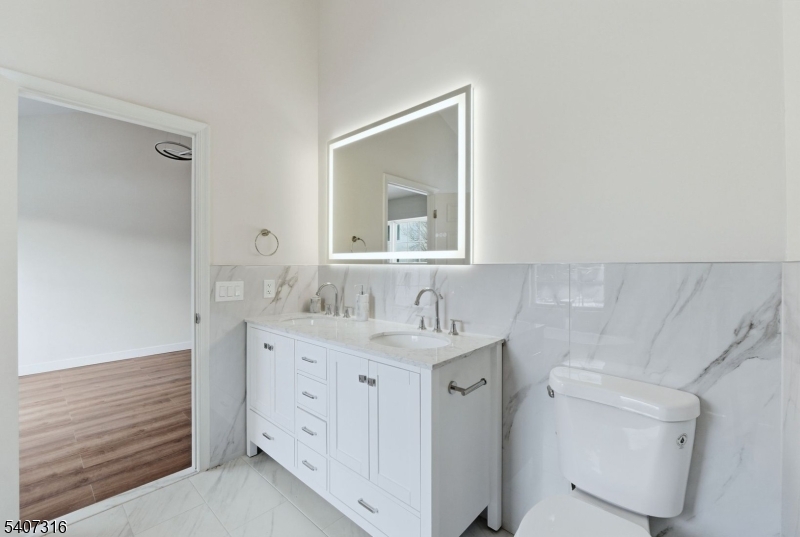 Jade Mountain - Residential