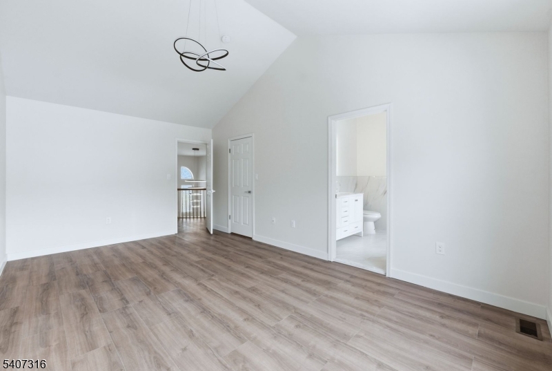 Jade Mountain - Residential