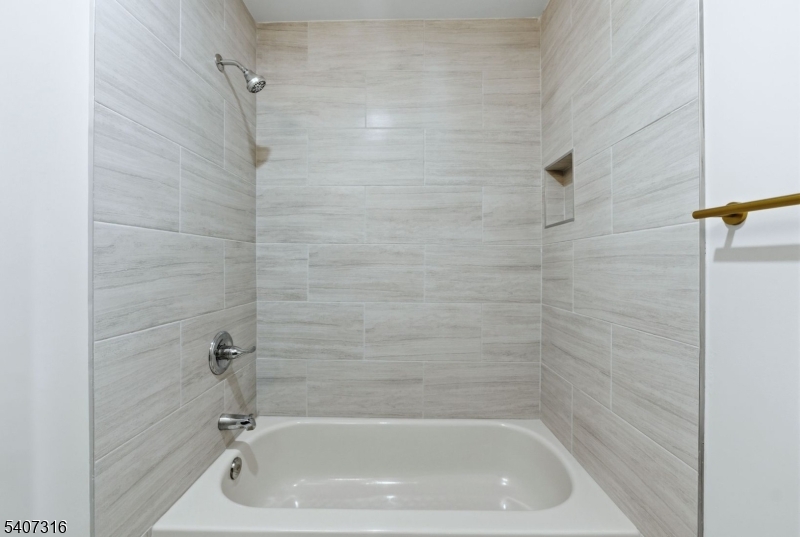 Jade Mountain - Residential