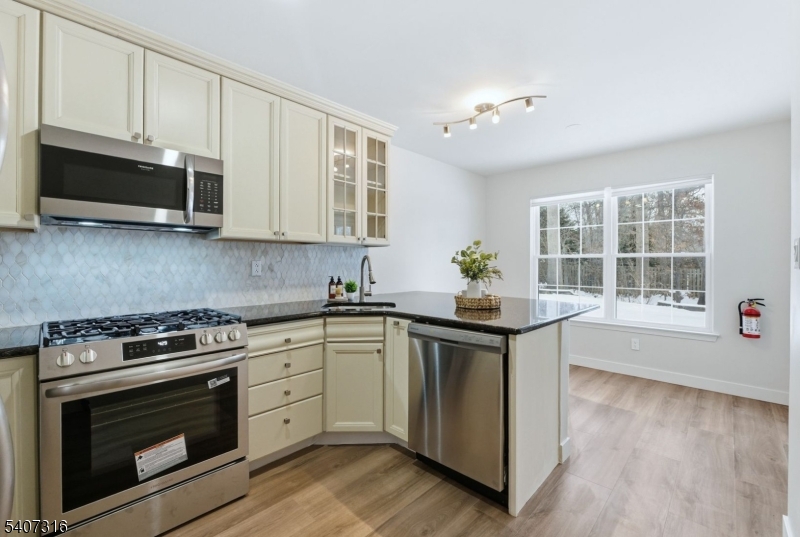 Jade Mountain - Residential