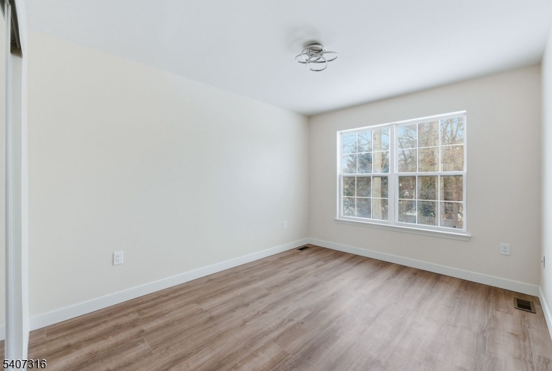 Jade Mountain - Residential