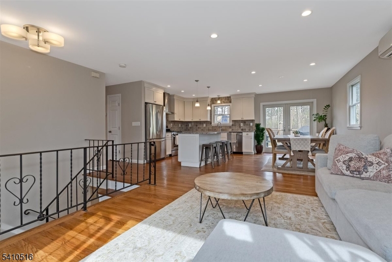 Ironia - Residential