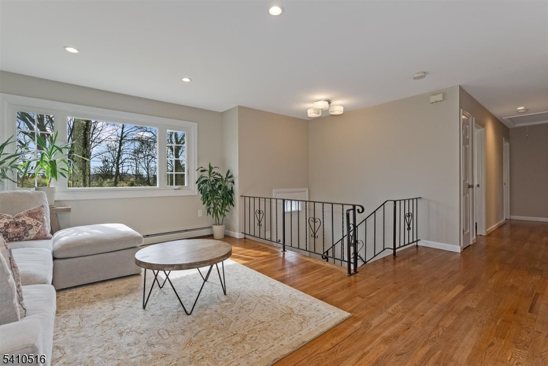 Ironia - Residential